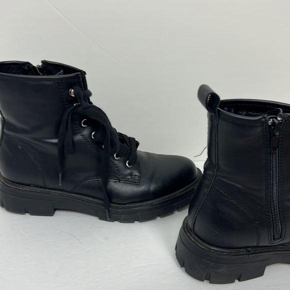 Madden Girl Gwinn Combat Boot Boots Black Leather Tie Up Fall 8 Short Lace Up - Picture 6 of 9